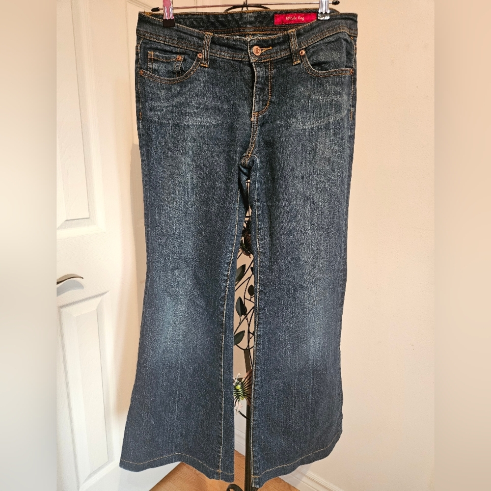 Wide leg jeans